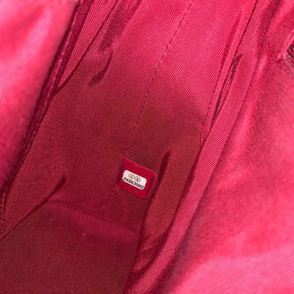 Chanel Medium Gabrielle Hobo Bag in Silver - Picture 10 of 11